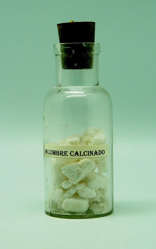 Alumbre calcinado Farmacia Museo Aramburu Alumbre calcinado Farmacia Museo Aramburu